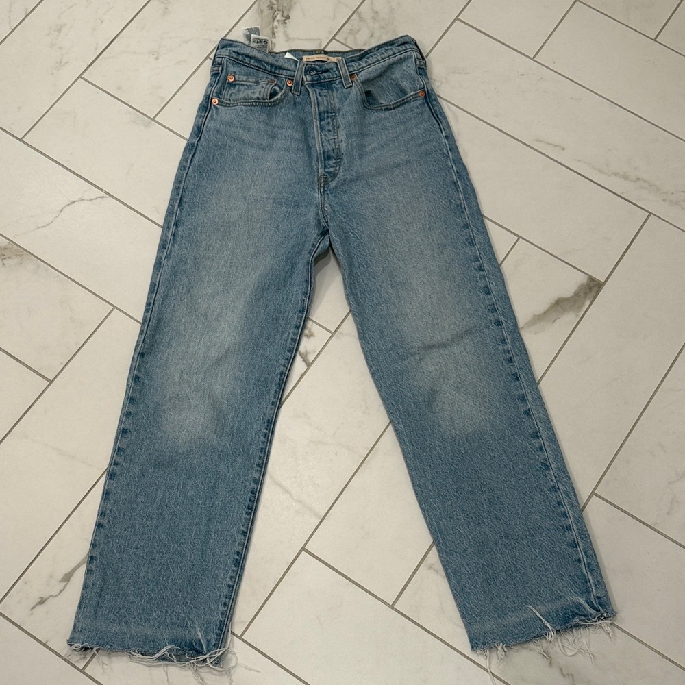 Levi Ribcage straight ankle size 27 (28 inseam)